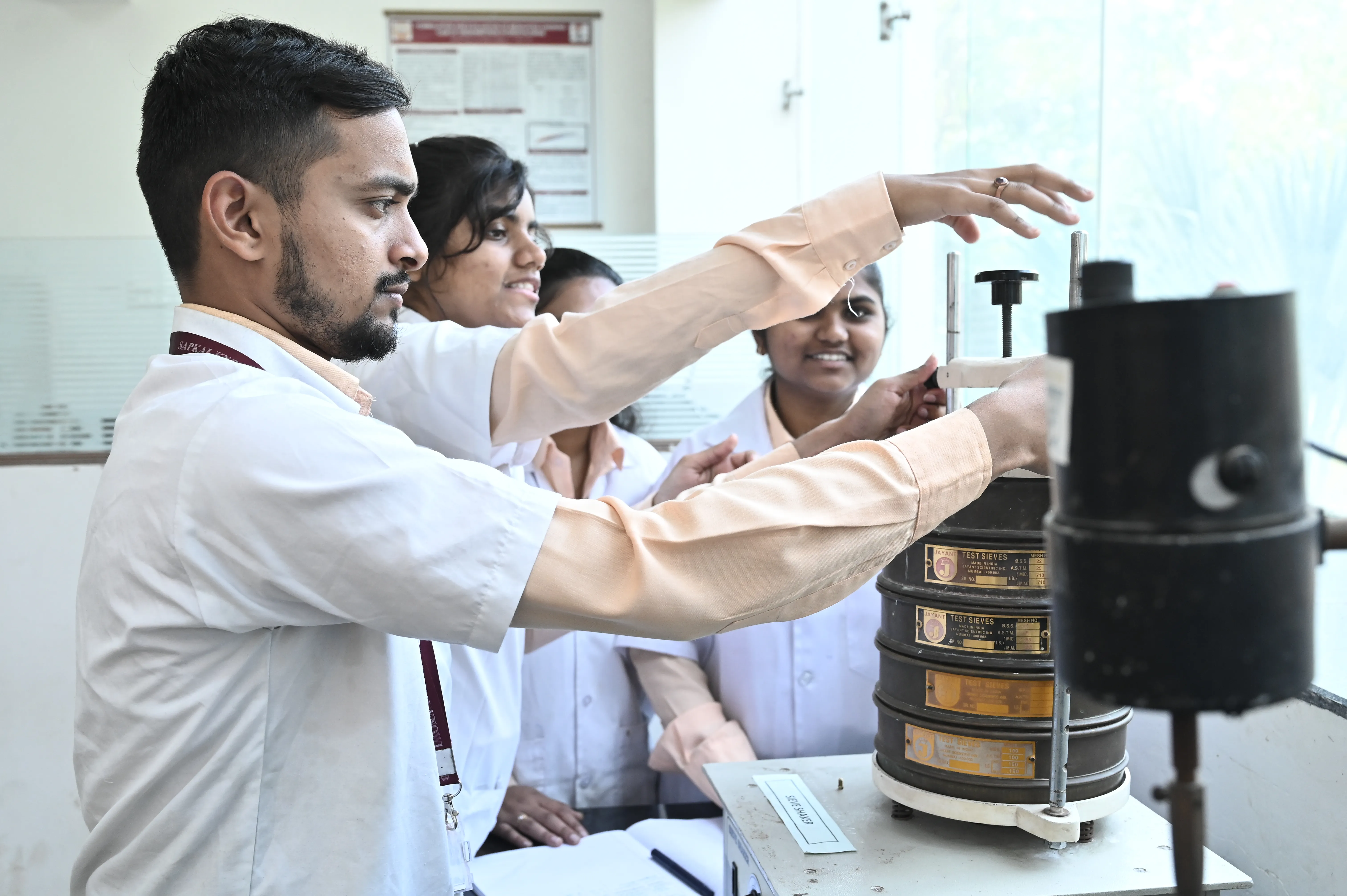 Library at RG Sapkal College of Pharmacy